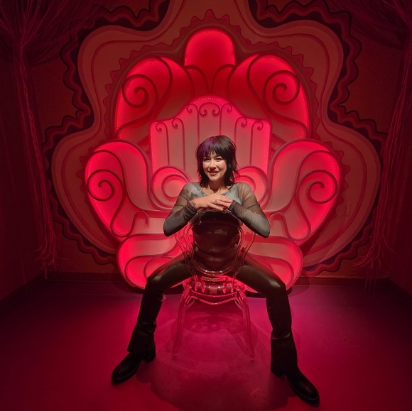 Meet your Posher, Hannah - Picture 5 of 7